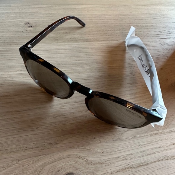 Michael Kors Unisex Sunglasses - Picture 4 of 4